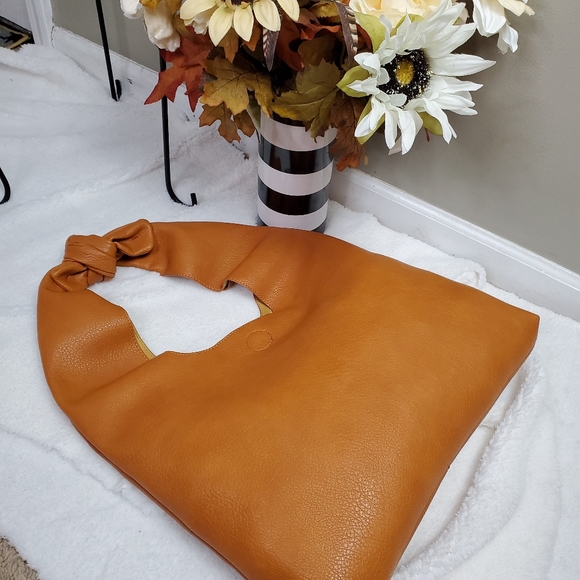 Boutique Knotted Hobo Bag - Picture 4 of 7